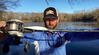 Fishing Suspending Jerkbaits in Cold Water with Mike Iaconelli #Abu