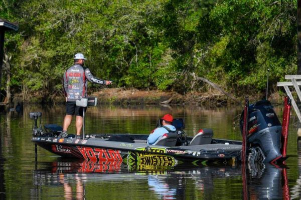 As a past winner of the Forrest Wood Cup, Alabama&rsquo;s Clent Davis has an opportunity to join an exclusive club if he can add a Bassmaster Classic trophy to his name. This year&rsquo;s Classic is on Lake Ray Roberts in Texas and Davis is thinking it will be won fishing offshore. That&rsquo;s his plan going into the event and he&rsquo;s keeping things simple.
Thoughts on Texas in the Heat
Davis has never been to Ray Roberts and did not make a pre-practice scouting trip to the lake, but he has an idea of how it will fish.
&ldquo;It lays out like most Texas ponds and is full of timber,&rdquo; he said. &ldquo;I think the tournament will be won fishing offshore. Maybe not necessarily in deep water, but away from the bank.&rdquo;
He also believes there will be some dandy bass weighed in at the event, even if the fishing is tough.
&ldquo;It is Texas, so you know there will be some big fish in the place,&rdquo; said Davis. &ldquo;I think it will fish similar to Lake Fork where when you get a bite, it will be a good one. The only question is if there are enough fish to go around with all of fishing the same places off the bank.&rdquo;
&nbsp;