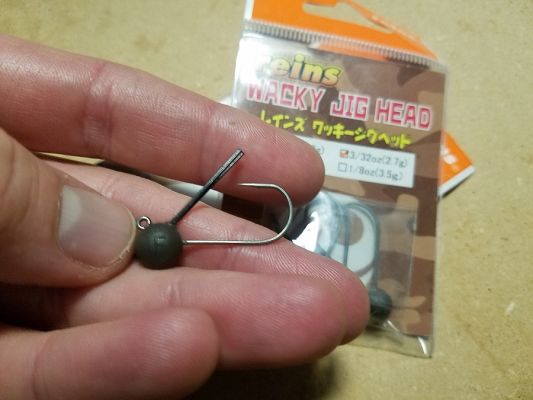 Reins Wacky Jig Head | Fishing Weighted Wacky Rigs
This tungsten head allows anglers to fish weighted wacky-rigs as deep as they want to. It comes with a 3-strand monofilament weedguard and is available in 1/16, 1/8 and 3/32 ounce sizes.