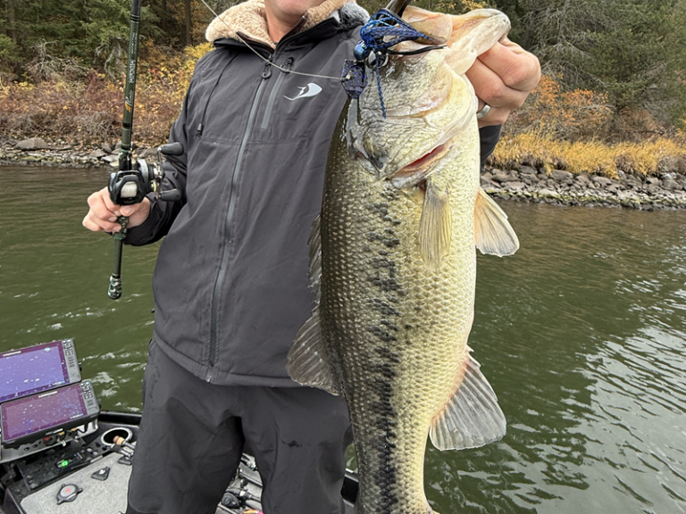 Late Season Bass Fishing with Luke Clausen - Late in the year, when the professional tournament season ends, Bridgford Foods pro Luke Clausen keeps it going and is still fishing as much as possible. Near his home in Spokane, Washington, Clausen can take advantage of excellent fishing well into fall and winter, despite the cold.