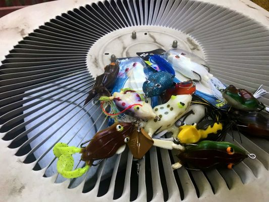 WHEN THE AIR CONDITIONING IS ON
The San Francisco fog turns the air conditioning on in the Delta.
With frog fish, the weather is the #1 determining factor in the intensity of the strikes and which is why the weather leading up to the event is critical, specifically the 24 to 72 hours directly prior to the tournament.
For the most part, that weather pattern (or lack thereof) will set the table for the aggressiveness of the fish.
We already said there will be a key, low water period on Saturday evening and Sunday morning.
When you think about the key, low water period on Sunday morning, you have to think about Saturday&rsquo;s nighttime temperature. If you have a cold night, it will dampen the bite on that morning&rsquo;s lower tide opportunity.
If there is a warming trend or a nice, stable weather pattern leading into that Sunday morning, the low water frog bite will be really good.
If there is an in-and-out type of weather, with the influence of the San Francisco fog and wind rolling in, we lose temperature in the night or the daytime high never climbs to what it could be and this is when things can get tricky.
&nbsp;
2018 Snag Proof Open | August 4 &ndash; 5 | California Delta | Russo&rsquo;s Marina
Presented by&nbsp;Best Bass Tournaments&nbsp;| Register Here&nbsp;Pros&nbsp;or&nbsp;Ams
Entry Form&nbsp;|&nbsp;Rules&nbsp;|&nbsp;Pay Online