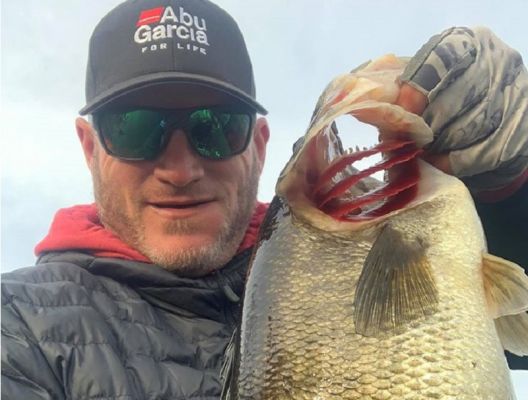 Hank Hears Hoofbeats
Cherry&rsquo;s Classic Winning Strategy
When my dad was in medical school, the professors offered the students a simple lesson: &ldquo;When you hear hoofbeats, think horses, not zebras.&rdquo;
In other words, when you get a clue, don&rsquo;t look for the most exotic, most unlikely answer first. Focus your attention on the simplest, most likely cause. If you&rsquo;re wrong, you can move on, but if you&rsquo;re right, you&rsquo;ve saved yourself a lot of time and effort.
As far as I know, Hank Cherry never went to medical school, but somewhere along the line he learned the lesson that simplicity often gets things done, especially in tournament fishing. While we agonize over custom paint jobs, long boat rides and&nbsp; precise GPS coordinates &ndash; sometimes appropriately, other times not so much &ndash; the tendency to overthink things hurts as many anglers as does the failure to find fish.
At Lake Guntersville, Cherry&rsquo;s wire-to-wire win is a solid reminder that we should never overlook the following basic rules:
&nbsp;