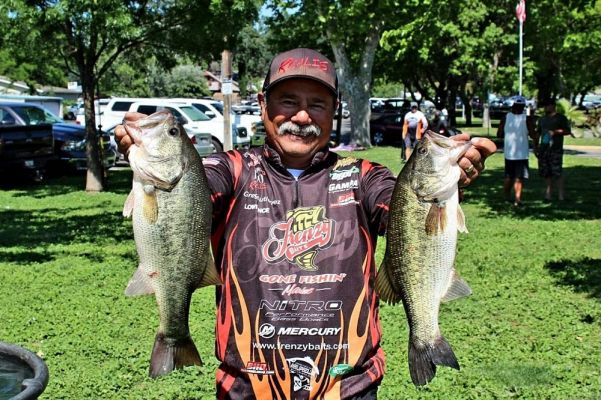 There is a tactic that is catching big bass right now throughout the country. From spotted bass fisheries in Northern California to Great Lakes smallmouth, it is working. It is also catching big largemouth on ledges on the Tennessee River lakes and even on big-bass fisheries like the California Delta and Clear Lake.
The rig in question?&nbsp;The Frenzy Baits Wack-A-Sack Elite with a Trapper Hook.
Origins of the Wack-a-Sack
Greg Gutierrez&nbsp;was the designer behind this product, and he discovered it while testing his Wacky Saddle in his pond. He was using traditional weighted wacky-rigs or &ldquo;flick shake&rdquo; rigs as they are often called, and found a problem.
&ldquo;The pond is full of grass during the summer and half of the time; the jighead would get balled up with grass. I thought of an idea and created the first Wack-a-Sack,&rdquo; he said. &ldquo;I noticed on the first cast that in the air, the bait righted itself and landed flat. I let it fall and started shaking it and caught one right away.&rdquo;
This was the first of many bass on this rig, and later they became available with a&nbsp;Trapper Tackle drop-shot hook&nbsp;which became the&nbsp;Wack-A-Sack Elite.