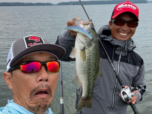 An Elite Dream
Since 2016, Matsushita has competed in 21 Bassmaster tournaments (cashing checks nine times) and hopes to qualify for the Elite Series. This season, he is fishing all three divisions of the Bassmaster Opens. Even before jumping to the front of the boat, the Japanese anglers competed in six tournaments as a Co-Angler with FLW in 2008 and 2009.
The desire to fish for a living has been there for years and he hopes to make it a reality soon.
Matsushita is well on his way to becoming the next Japanese angler to join the Bassmaster Elite Series. Early on in the season, he is in second place in the Bassmaster Opens Angler of the Year standings.
&ldquo;I hope I make the Elite Series,&rdquo; he said. &ldquo;This has been my dream since I was 19 years old. I wanted to come to the United States and fish professionally.&rdquo;
Through his fishing, he has made friends with fellow Japanese anglers fishing in the states. That includes Takahiro Omori, Shin Fukae, Taku Ito, and Kenta Kimura. He hopes to join them in the professional ranks soon.
Matsushita has tasted success so far and is eagerly awaiting his first Bassmaster Classic appearance. He believes this event could be won either shallow or deep and will check both out when practice starts for the event.