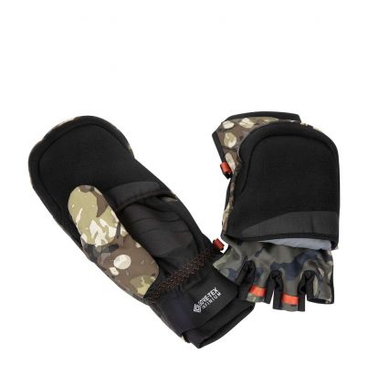 Cody Meyer - GORE-TEX ExStream Foldover Mitt
Meyer had trouble choosing just one since the late Fall and winter are his favorite times of the year to fish. He fishes in all conditions, from rain and wind to full-on snow, searching for big spotted bass each year during his off-season from professional tournaments.
His choice as a must-have for this time of year is the GORE-TEX ExStream Foldover Mitt.
&ldquo;Simms makes a ton of different gloves and they are all really good,&rdquo; Meyer says. &ldquo;I like the mitt versions this time of year because you can wear them like a mitten on those cold boat rides and then just flip them over when it is time to fish.&rdquo;
The foldover portion is a fleece-lined neoprene and the inside and cuff are a GORE-TEX lnfinium&trade; windproof stretch fleece.
&ldquo;They keep your hands from getting cold on those miserable days that you start to see late in the fall,&rdquo; Meyer says. &ldquo;Everything about these is awesome and it makes it easy to stay warm and still be able to fish when the weather is bad.&rdquo;
#FindAFoldover