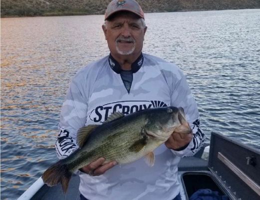 Bass fishing and fly fishing are usually considered two very different fishing methods, but some overlap exists. Some anglers target bass with a fly rod, some cast hair jigs with spinning gear, and others use techniques like the Float &lsquo;N Fly or Bubble &lsquo;N Fly with great success.
Tournament angler and St. Croix Rods pro-staffer Mitch Vitkovich fits in that category and utilizes flies for bass across all of Arizona's popular bass fishing lakes, from Pleasant and Roosevelt to Mohave, Havasu, and Powell.
&nbsp;