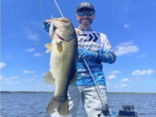 Catching a fish with topwater lures is one of the most exciting ways to spend a day on the water. The excitement from the blowup is something that keeps anglers coming back for more, but it can also lead to frustration with lost fish and missed hooksets.
There are four key things that Randy Howell lives by when topwater fishing to get more bites, hook more fish, and land a better percentage of them.
Bait Color
The topic of topwater colors is up for debate. Some anglers go for ultra-realistic colors, while others say color doesn&rsquo;t matter as fish only get a quick look at the underside of the lure.
&ldquo;A lot of colors look really nice and they are designed more to catch fisherman than fish,&rdquo; said Howell. &ldquo;That doesn&rsquo;t stop me from getting all of the colors out there anyways. But, I do have three key colors that I rotate through most of the time.&rdquo;
Howell is somewhere in the middle and keeps his color choices basic with solid colors, something with flash, and something slightly subtle.
&ldquo;My favorite all around color is chrome with a black back,&rdquo; he said. &ldquo;It has nice flashy sides and is great on sunny days. In clear water, you get some extra reflection to draw them from a long way.&rdquo;
His other two favorites are bone and translucent colors.
&ldquo;Bone works great in moderate to stained water,&rdquo; he added. &ldquo;I also like it on darker days. For those real clear lakes or in tougher fishing, I like to go with a translucent color.&rdquo;
&nbsp;