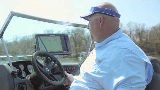 Lowrance How-To: Keeping your boat icon on the Lowrance HDS chart screen