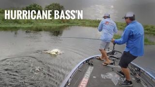 Hurricane Bass Fishing with John Cox | Big Bass Bite before a Storm - SMC 13:05