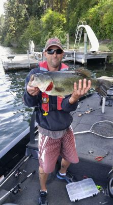 Charlie Bridges | 7.62lbs
Long Lake, Wash. again with this fat fish caught by Charlie.