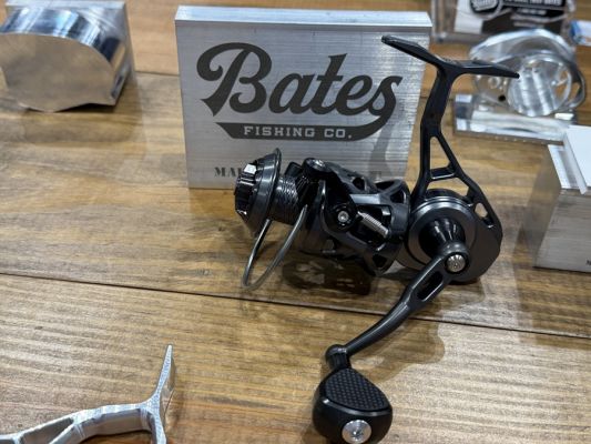 Bates Fishing Co. SAM Spinning Reel
Bates is a relatively new reel brand, but they've been gaining some traction and have some loyal fans for their baitcast reels. Now, they have a spinning reel that is very solid as it's CNC-made from aluminum. It's also completely sealed so that you can submerge it without worry.
Besides that, another unique feature is that it's made in America, which is very unusual in the fishing reel world. It's a smooth reel and not going to be cheap, but the American-made aspect is worth a mention. One downside to the reel is the weight, but it will be a solid option for saltwater fishing, and they may reduce the weight in the future.
&nbsp;