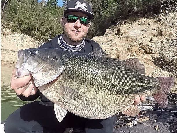 nick_dulleck_world_record_spotted_bass_2017_february_pre_spawn_lake_x.jpg