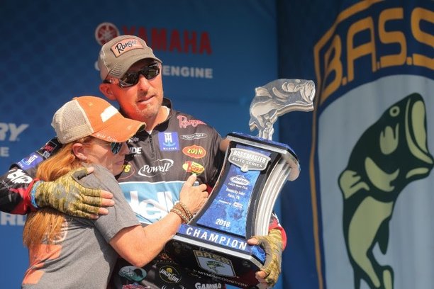 strader wins kentucky lake.jpg