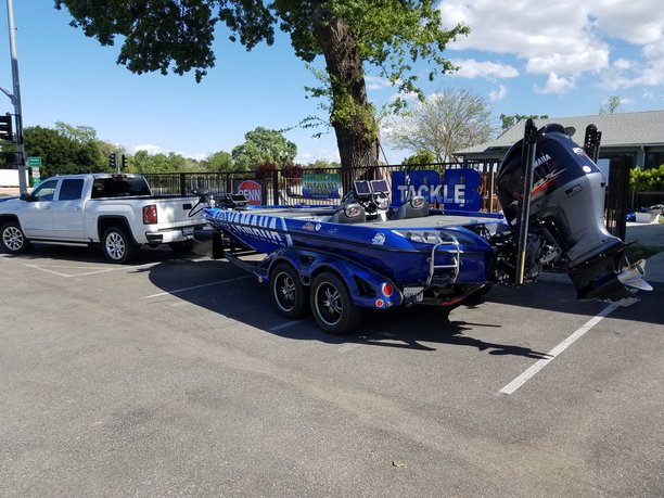 Ranger 521 and 2017 GMC Denali.jpg