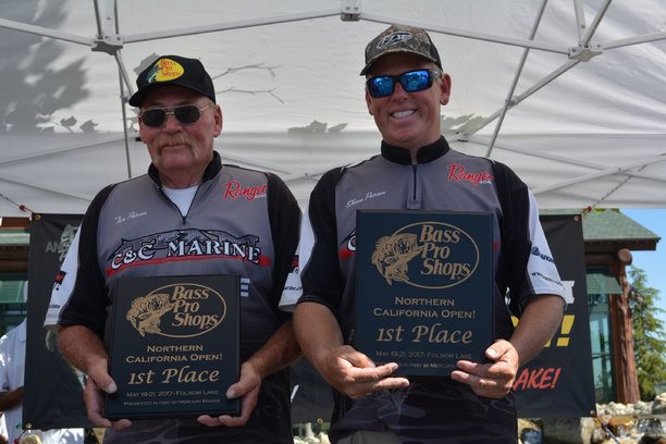 Tom Peirson and Shane grace the winners circle at the 2017 Bass Pro Shops Open