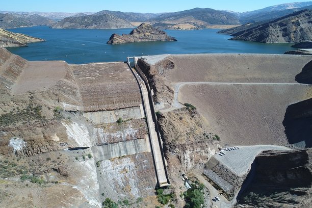 Pyramid Dam.jpg