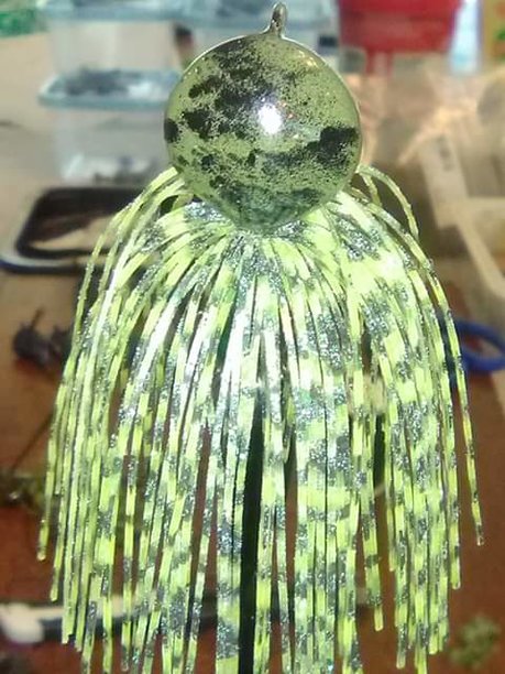 Tying jigs 3/4oz. Arkie head jigs