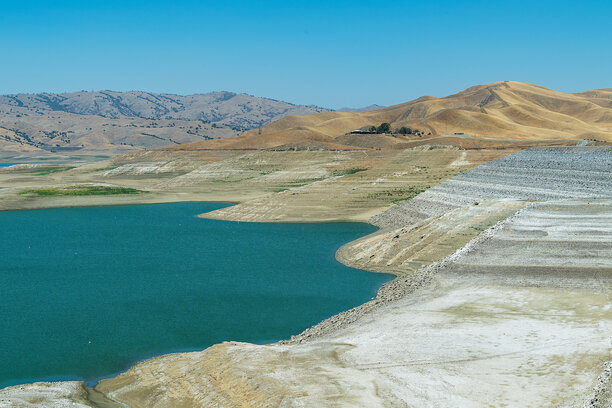 ublic to avoid contact with water at San Luis Reservoir.jpg