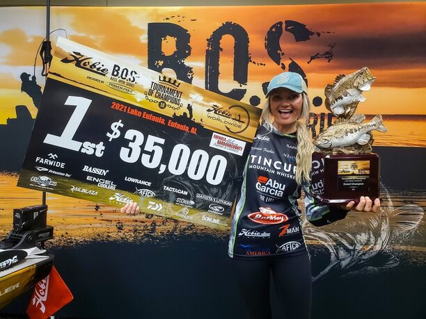 First Woman to Wins Bass Open Series Tournament of Champions.jpg