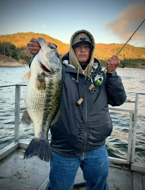 Massive 12.11lb bass this week lopez.png