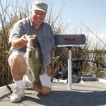 New to me fishing boat, how's my electronics? : r/bassfishing