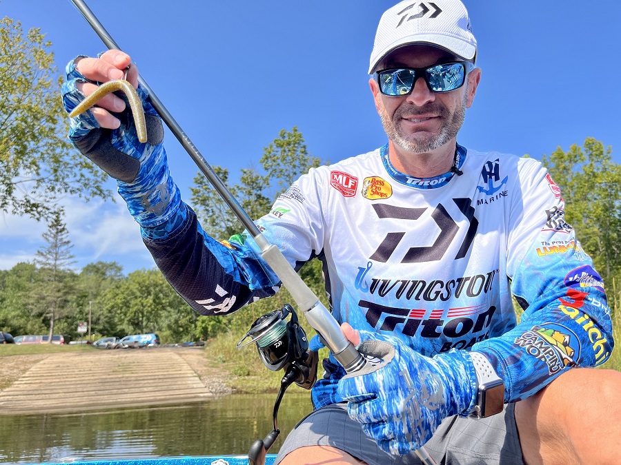 How Randy Howell Fishes Late Season Bass