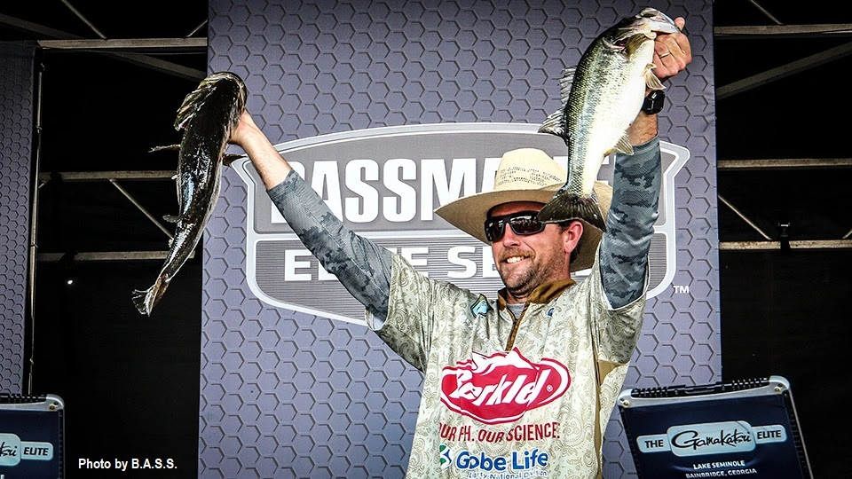 Joey Cifuentes III Drags $100,000 of Winning Bass to the Boat