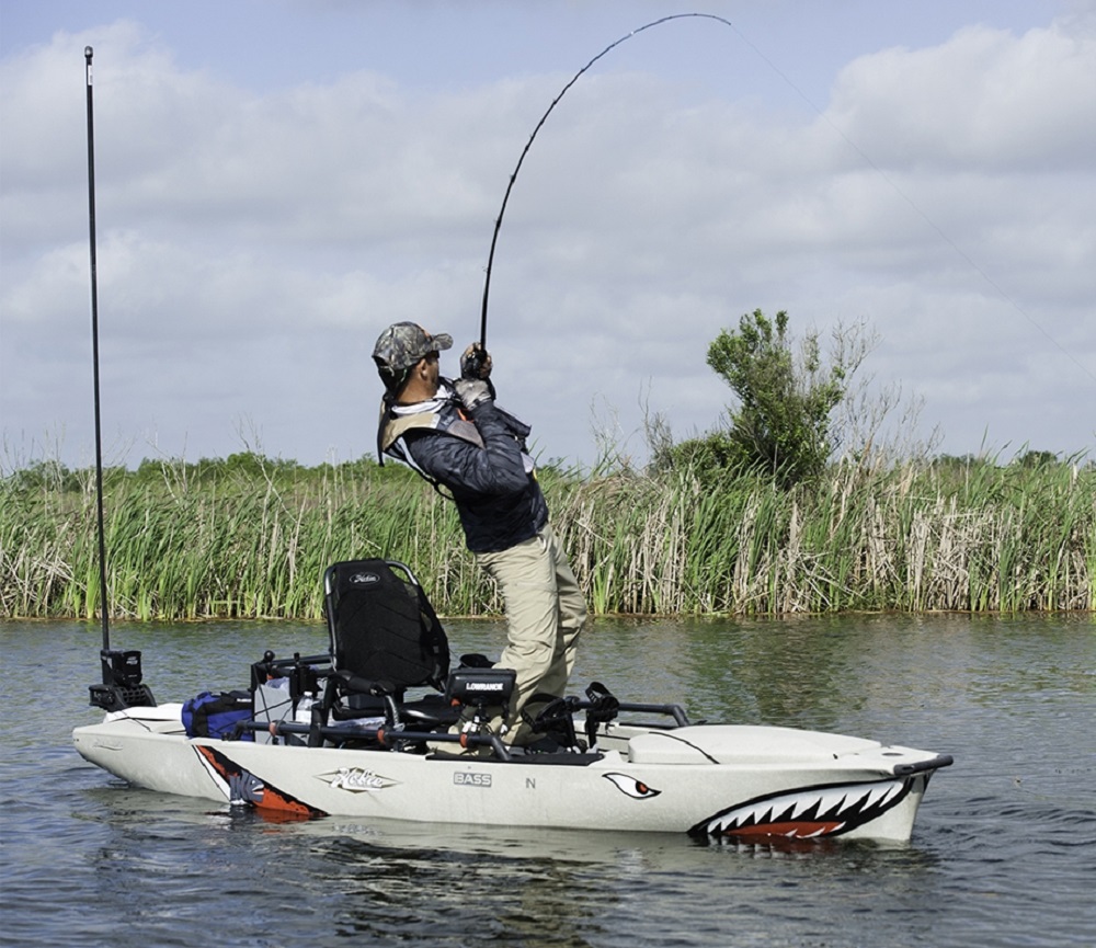 https://www.westernbass.com/shared/managedfiles/articles/images/how_ike_mike_iaconelli_uses_lowrance_on_a_kayak.jpg