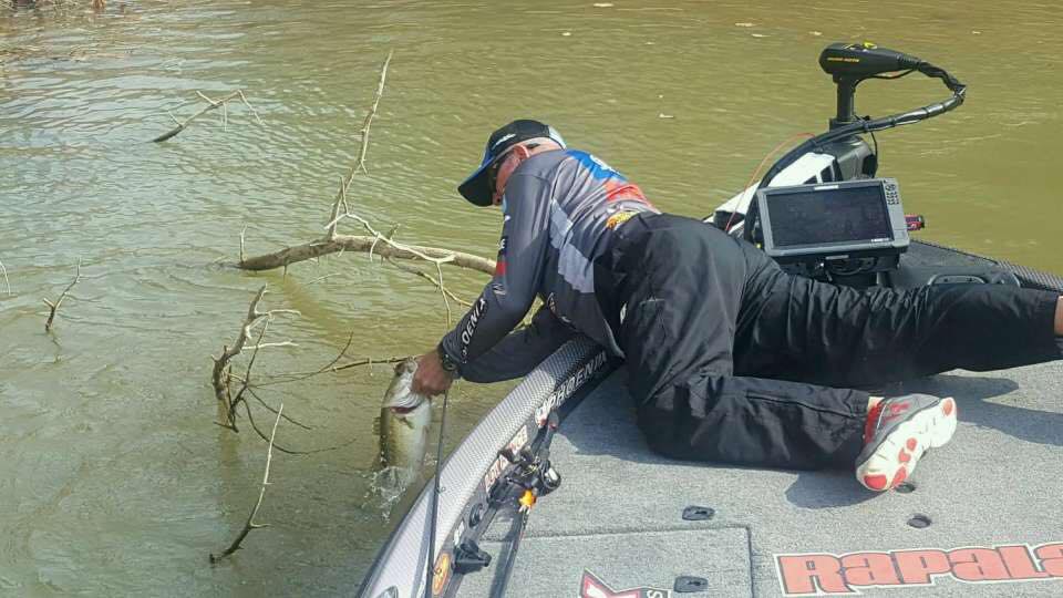 Using Your Electronics as a Shallow Water Angler