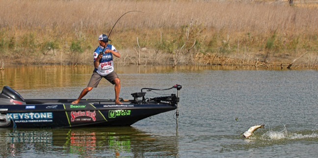 Chris Zaldain on the crucial connection of fishing line for Carolina and  Texas rigs